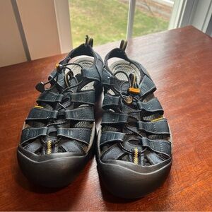 Keen Men’s Navy Newport Sandals size 11